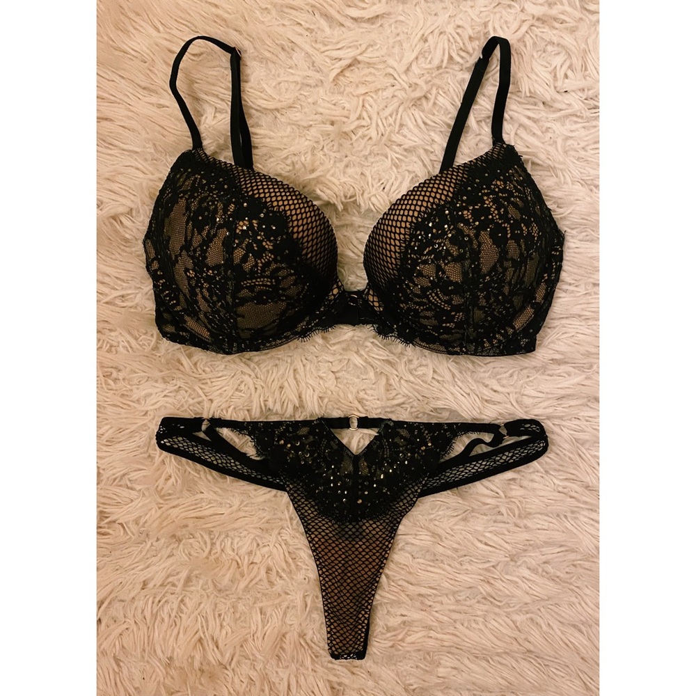 Victoria's Secret Bra & Thong Set